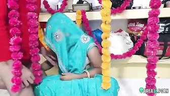 Desi XXX - Indian horney divorced bhabhi celebrating honeymoon and gets fuck