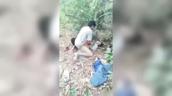 Leaked desi mms: Naughty village college girl fucked outdoor by BF