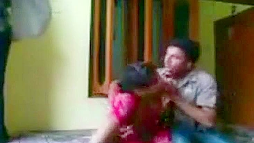 Scandal Desi XXX! Husband caught cheating indian wife with hidden camera