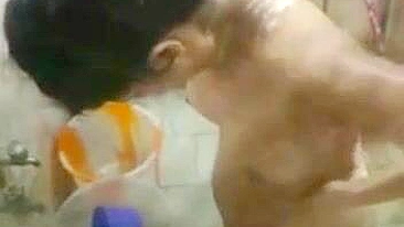 Leaked Desi MMs! Indian bhabhi gets caught masturbating in the shower