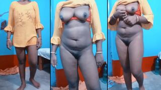 The hot Indian girl sharing her nude selfie XXX video