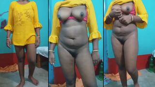 The hot Indian girl sharing her nude selfie XXX video