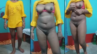 The hot Indian girl sharing her nude selfie XXX video