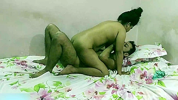 Leaked Desi MMs! Indian wife caught her cheating husband with old aunty
