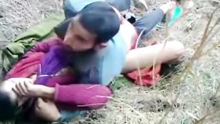 Insolent Indian lovers caught for fucking outdoor, spy guy uses his mobile