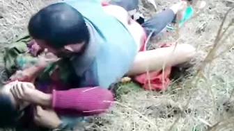 Insolent Indian lovers caught for fucking outdoor, spy guy uses his mobile