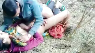 Insolent Indian lovers caught for fucking outdoor, spy guy uses his mobile