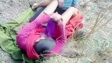 Insolent Indian lovers caught for fucking outdoor, spy guy uses his mobile