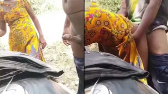 Cheating village bhabhi blowjob and doggy sex with lover outdoor on scooter Cheating village bhabhi blowjob and doggy sex with lover outdoor on scooter