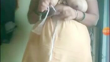 A super hot bhabhi removing nighty for her husband’s friend