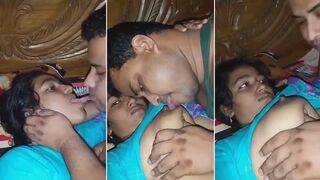 Leaked Desi sex! Horny cheating wife feeding big boobs to neighbour