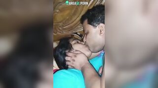 Leaked Desi sex! Horny cheating wife feeding big boobs to neighbour