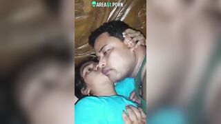 Leaked Desi sex! Horny cheating wife feeding big boobs to neighbour