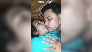 Leaked Desi sex! Horny cheating wife feeding big boobs to neighbour