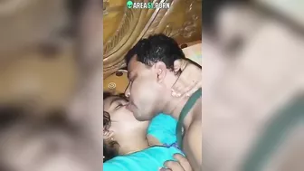Leaked Desi sex! Horny cheating wife feeding big boobs to neighbour