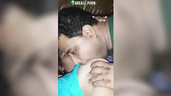 Leaked Desi sex! Horny cheating wife feeding big boobs to neighbour
