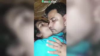 Leaked Desi sex! Horny cheating wife feeding big boobs to neighbour