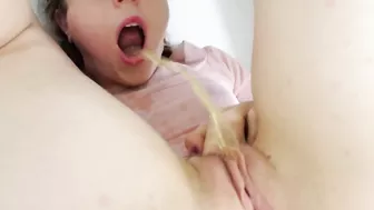 XXX Video Slutty Girl Drinking Own Piss After Masturbation In a Bathtub!