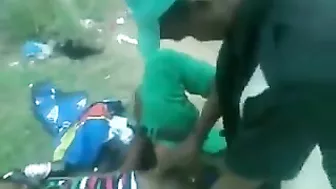 South African Hooker Gets Fucked Outdoor By Security Guy While Bystanders Watching And Taping