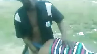 South African Hooker Gets Fucked Outdoor By Security Guy While Bystanders Watching And Taping