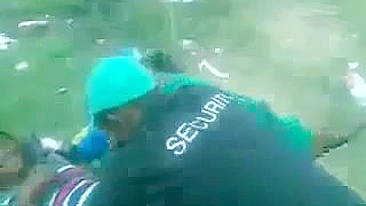 South African Hooker Gets Fucked Outdoor By Security Guy While Bystanders Watching And Taping