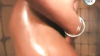 Perv Teases Bootylicious African Babe In The Shower