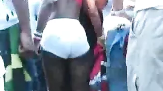 African Booty Dance On The Street