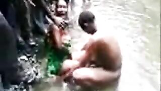 African Native Woman Fucks A Boy In A River In Front Of Crowd - Amateur Mobile Phone Video