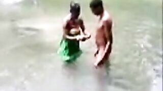 African Native Woman Fucks A Boy In A River In Front Of Crowd - Amateur Mobile Phone Video