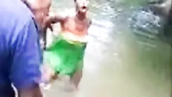 African Native Woman Fucks A Boy In A River In Front Of Crowd - Amateur Mobile Phone Video