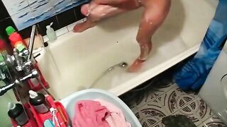 Sexy Teen Gets Naughty in the Bathtub - Must See!