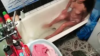 Sexy Teen Gets Naughty in the Bathtub - Must See!