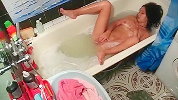 Sexy Teen Gets Naughty in the Bathtub - Must See!