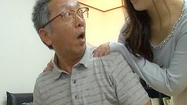 Sultry Daughter-in-Law Caught on Hidden Cam with Lustful Old man during Shower