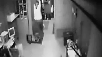 Hot Girl Get Down on Security Cam at Workplace - Hidden Cam!