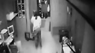 Hot Girl Get Down on Security Cam at Workplace - Hidden Cam!