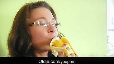 Old majordomo fucks young boss and fills her mouth with cum