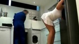 Amateur Teen's Hidden cam catches plumber fucking her hard!