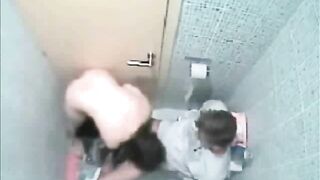 Wild Amateur Teen Sex in Public Toilet!