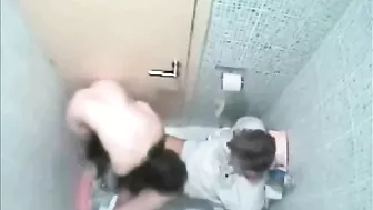 Wild Amateur Teen Sex in Public Toilet!
