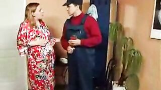 Pregnant Woman Seduces Handyman She Loves for Anal Sex
