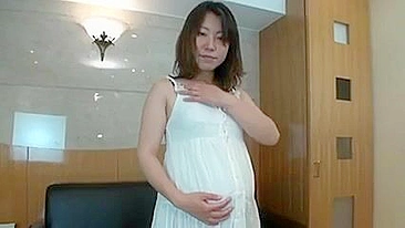 Experience the Thrill of a Japanese Uncensored Pregnant Creampie