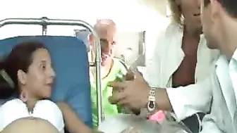 2 Expectant Mothers Encounter Unexpected Situation in Ambulance on Way to Hospital 2 Expectant Mothers Encounter Unexpected Situation in Ambulance on Way to Hospital