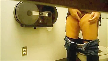 Curvy Coworker Public Masturbation in Company Toilet Caught on Camera