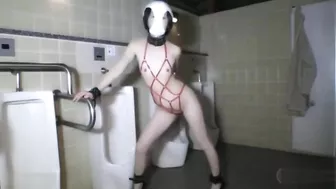 Uninhibited perv Japanese teen pleasures herself in the men's room