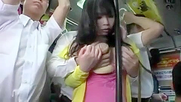 Japanese Schoolgirl Blowjob and Sex in Public Bus