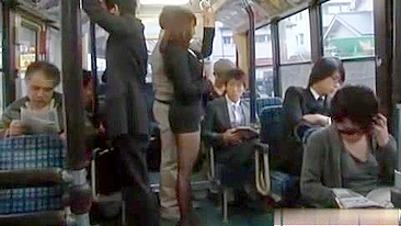 Yuma Asami's Hot Ass in Bus