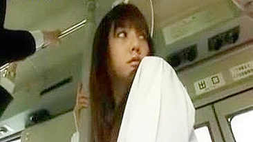 Teen's Struggle to Protect Herself in Crowded Bus Ended in Vain, teen, bus, crowd