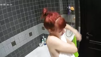 She caught sister in the bath and joined her for flirting and playing sexy games