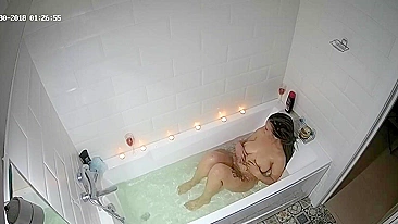 Hot caught sister starts playing dyke games on a romantic afternoon in the bath